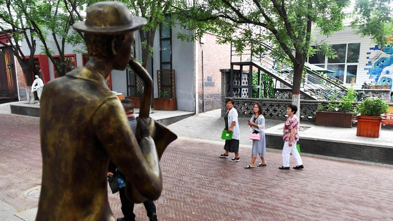 音乐小镇,一地鸡毛